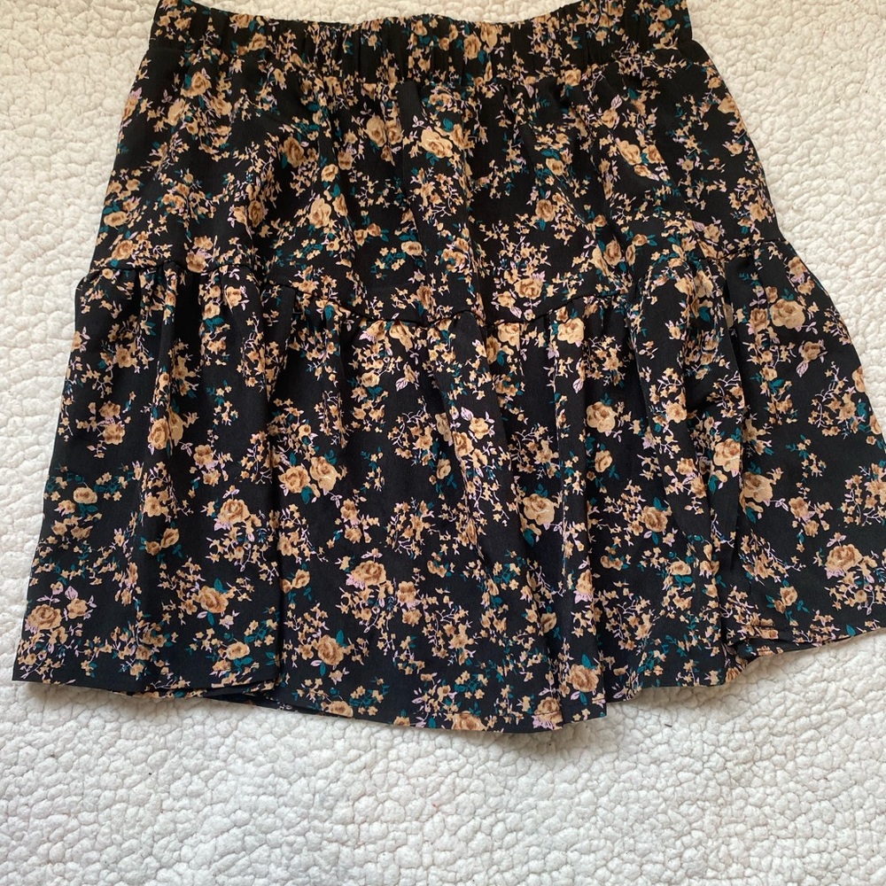 Floral print skirt for women’s size L